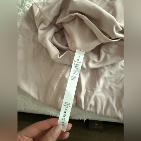NWT pale pink lululemon align leggings 🩷 - Picture 3 of 4